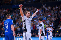 Nach dem Schlusspfiff rei�t Aron Palmarsson die Arme hoch.