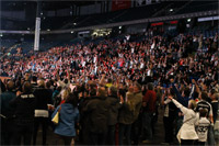 ... und beim Public Viewing in der Sparkassen-Arena. ... und beim Public Viewing in der Sparkassen-Arena.