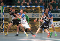 Gegen die Lemgoer Deckung mussten Aron Palmarsson und Co. Schwerstarbeit verrichten.