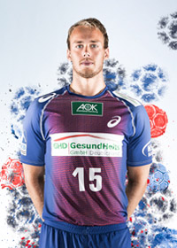 Bruderduell: Henrik Toft Hansen spielt wie Rene am Kreis. Bruderduell: Henrik Toft Hansen spielt wie Rene am Kreis.