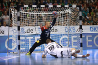 Niclas Ekberg scheitert an Dario Quenstedt.