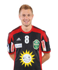 Rechtsaußen Dennis Wilke ist mit 115/52 Treffern bester Torschütze beim TuS - nächste Saison kehrt er nach Balingen zurück. Rechtsaußen Dennis Wilke ist mit 115/52 Treffern bester Torschütze beim TuS - nächste Saison kehrt er nach Balingen zurück.