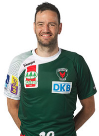 Kapitän Iker Romero bleibt den Füchsen noch ein Jahr treu. Kapitän Iker Romero bleibt den Füchsen noch ein Jahr treu.