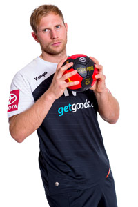 Steffen Weinhold fliegt nach den WM-Quali-Playoffs nach Brasilien, anschließend geht es nach Kiel. Steffen Weinhold fliegt nach den WM-Quali-Playoffs nach Brasilien, anschließend geht es nach Kiel.