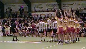 [Bild: Der THW beim Freiwurf kurz vor der Pause]