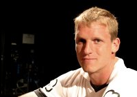 Der 311-malige Nationalspieler  Klaus-Dieter Petersen wei�, wie Abwehrarbeit funktioniert.