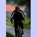 Trainingslager 2005: Wer wie Mattias Andersson aus Verletzungsgr�nden nicht l�uft, der f�hrt stattdessen auf den Stra�en rund um Obenstrohe Fahrrad.