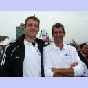 Tag der deutschen Einheit 2006 in Kiel: Pitti und Max beim Drachenbootrennen.
