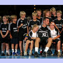 Abschied von Stefan L�vgren: Stefan L�vgren in Mitten der von ihm trainierten Minis.