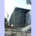 Das linke Dach ist schon fast fertig.