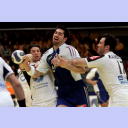 EM 2008: GER-FRA: Jansen und Klimovets gegen Karabatic.