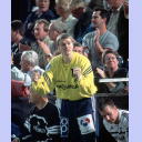 Axel dr�ckt die Daumen.