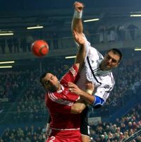 Im Hinspiel in toller Form, und auch am Mittwoch bester Werfer: Nenad Perunicic. Im Hinspiel in toller Form, und auch am Mittwoch bester Werfer: Nenad Perunicic.