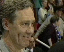 Immer nur miesepetrig drauf? Irrtum. Der Beweis: Noka Serdarusic kann sich auch freuen. Immer nur miesepetrig drauf? Irrtum. Der Beweis: Noka Serdarusic kann sich auch freuen.