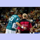 Marc Nagel im Gespr�ch mit dem Schiedsrichter.