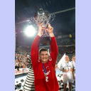 Henning Fritz mit dem Pokal.