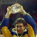 Interims-Kapit�n Marcus Ahlm mit der Trop�he.