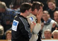 Friedrich musste nach dem Kopftreffer das Spielfeld verlassen. Friedrich musste nach dem Kopftreffer das Spielfeld verlassen.