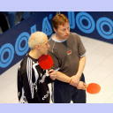 Schwedisches Doppel: Tischtennis-Star Jan-Ove Waldner (rechts) und Handball-Star Johan Pettersson (links, Profi des THW Kiel).