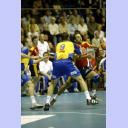 QS-Supercup: L�vgren attackiert Garcia.