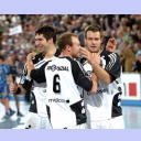 Kollektiver Kieler Jubel - Nikola Karabatic, Henrik Lundstr�m und Frode Hagen feiern den Pokalerfolg.