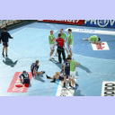 Gemeinsames Auslaufen und Ausdehnen der Kontrahenten nach dem Spiel.