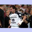 Viktor Szilagyi verl�sst die Ostseehalle verletzt.