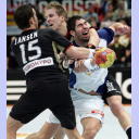WM 2007: FRA-GER: Jansen und Roggisch gegen Karabatic.