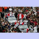 Autokorso zum Rathaus.