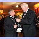 Business-Lounge-Er�ffnung: Der schleswig-holsteinische Ministerpr�sident Peter-Harry Carstensen und THW-Gesellschafter Gerd L�tje.