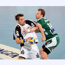 Stefan L�vgren wird attackiert.