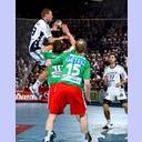 Tobias Reichmann passt zu Jerome Fernandez.