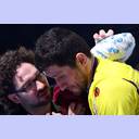 Alexander Petersson wird behandelt.