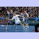 Links Rene Toft Hansen, Mitte Aron Palmarsson.