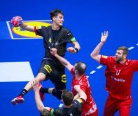 Julian Köster in action. Julian Köster in action.