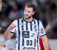 Veron Nacinovic in action. Veron Nacinovic in action.